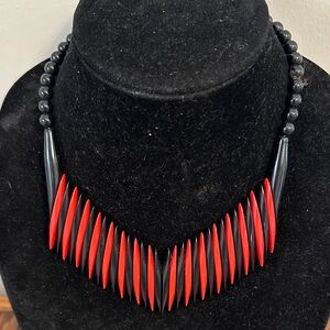 Vintage 1980s Elegant Black and Red Beaded Necklace
